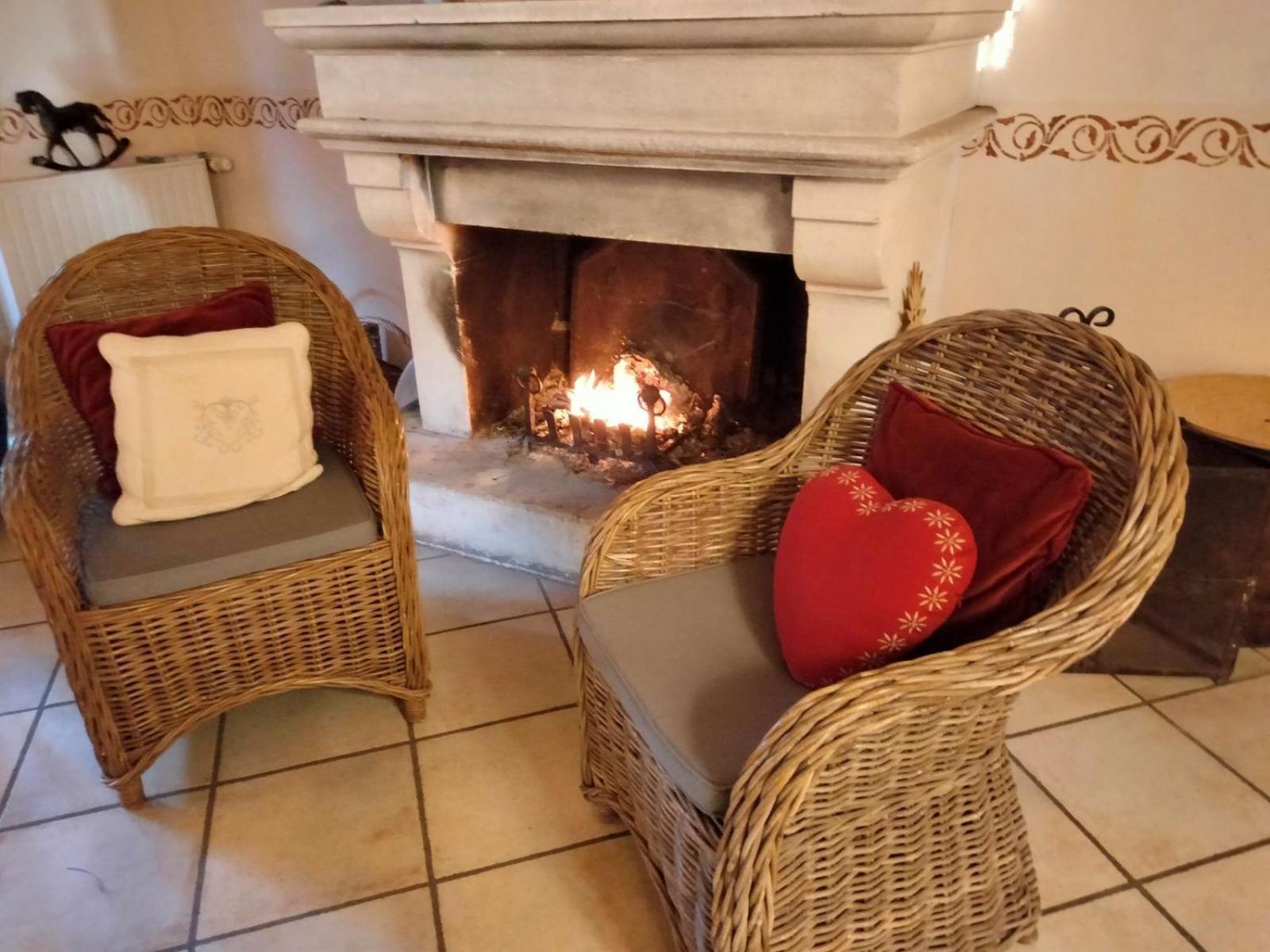 Bed and Breakfast La Bastide Des Pins Castillon-du-Gard Exterior foto
